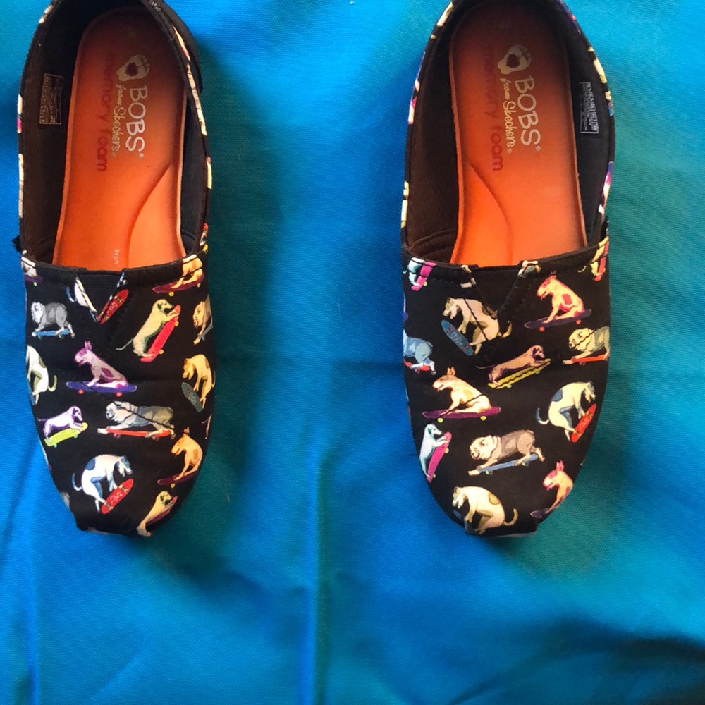 Skechers BOBS VGUC shoes: Dogs on Skateboards